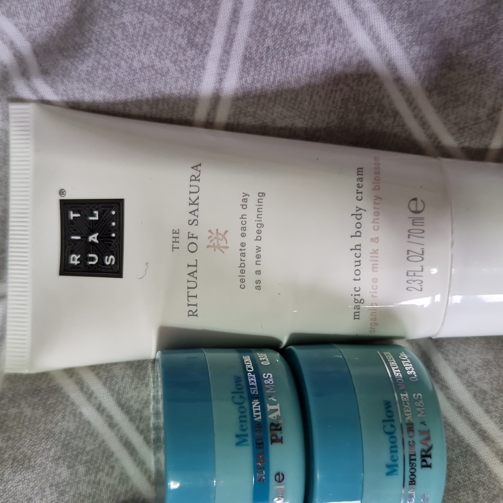 Huge designer sample bundle. 31 new items. RITUALS, CLARINS, MAC, NARS, ARMANI, - Picture 8 of 12